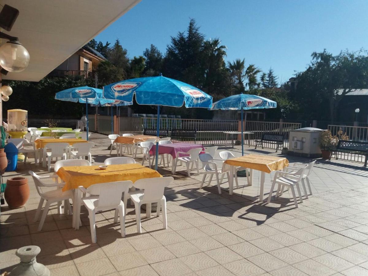 La Pineta Hotel Albenga Exterior photo